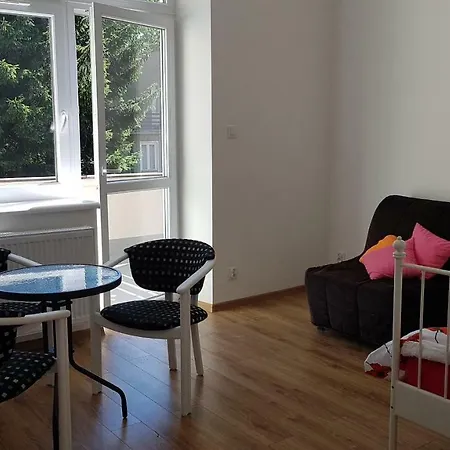 Slowianska 4 *